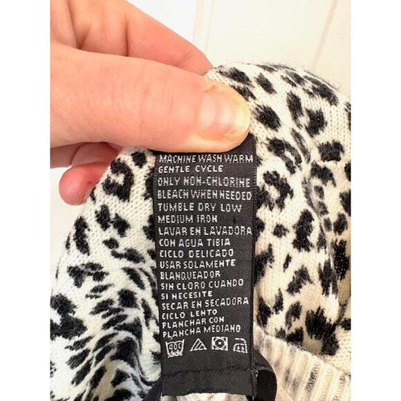 Josephine Chaus Leopard Print Sweater Women's XL Ultra Soft V-Neck White Black - Picture 7 of 11